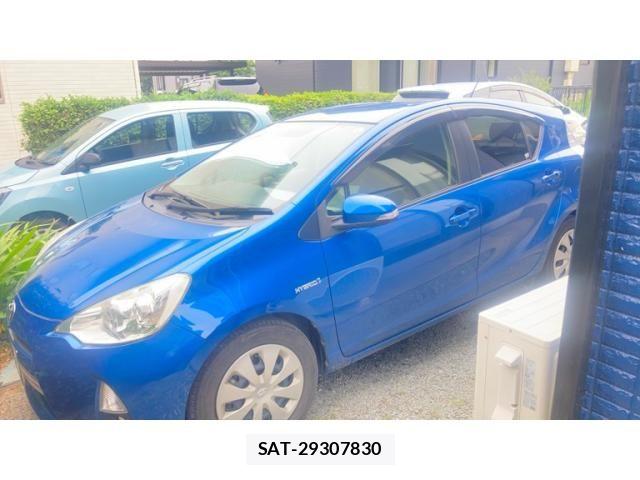 Toyota AQUA 2014-01 7356814-1