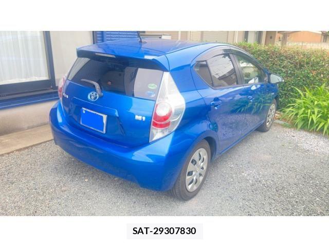 Toyota AQUA 2014-01 7356814-3