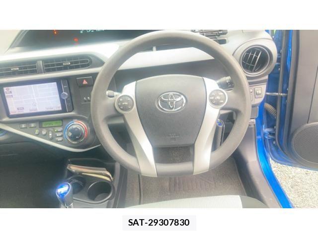 Toyota AQUA 2014-01 7356814-7