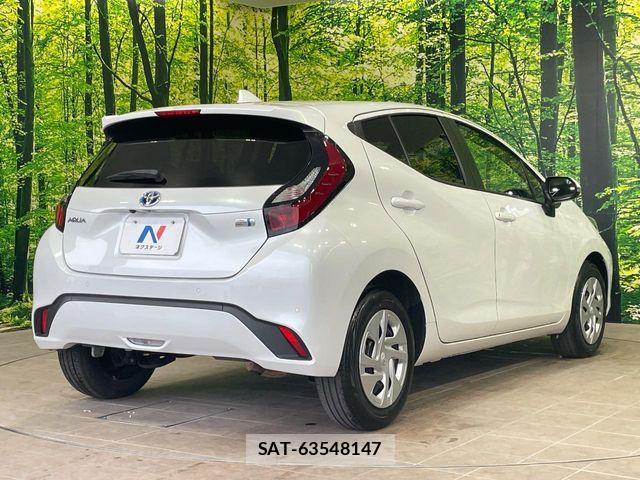 Toyota AQUA 2023-03 7356770-16