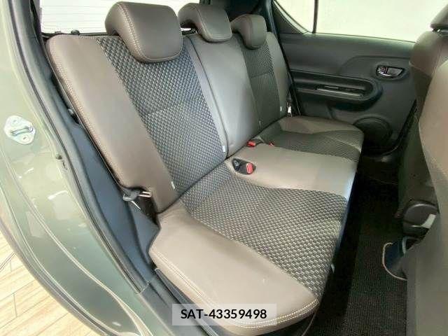 Toyota AQUA 2019-01 7356768-9