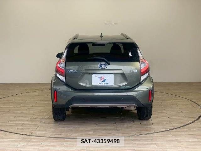 Toyota AQUA 2019-01 7356768-12