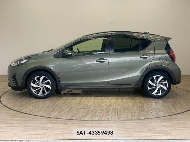Toyota AQUA 2019-01 7356768-13