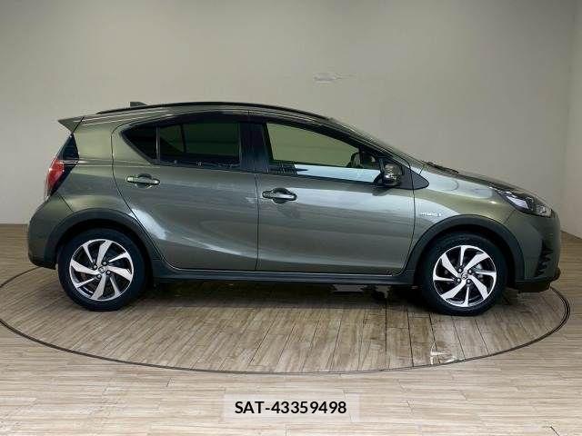 Toyota AQUA 2019-01 7356768-14