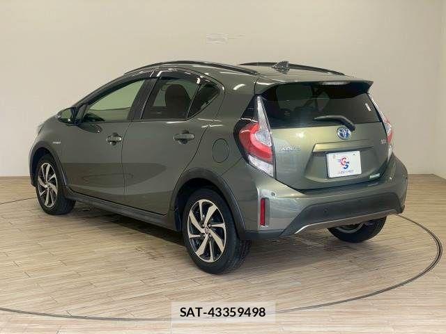 Toyota AQUA 2019-01 7356768-15