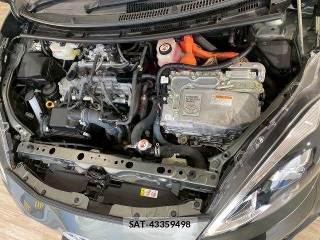 Toyota AQUA 2019-01 7356768-19