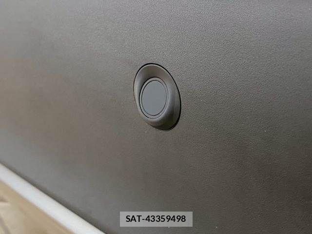 Toyota AQUA 2019-01 7356768-5