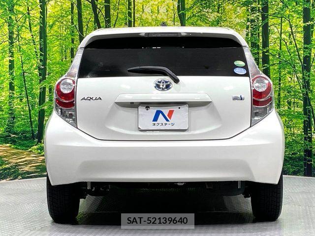 Toyota AQUA 2014-07 7356804-16