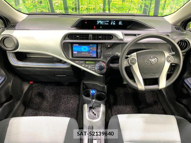 Toyota AQUA 2014-07 7356804-1