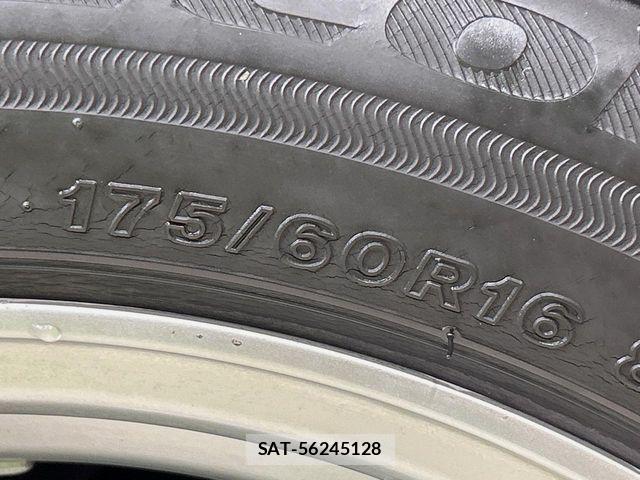 Toyota AQUA 2016-03 7356797-6