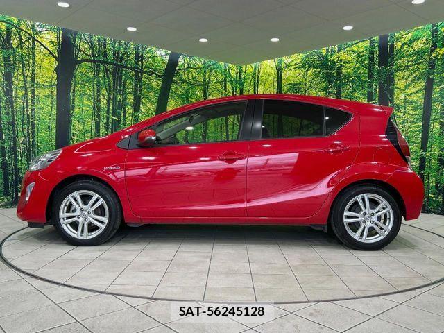 Toyota AQUA 2016-03 7356797-8