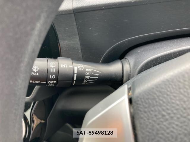 Toyota AQUA 2015-02 7356813-10