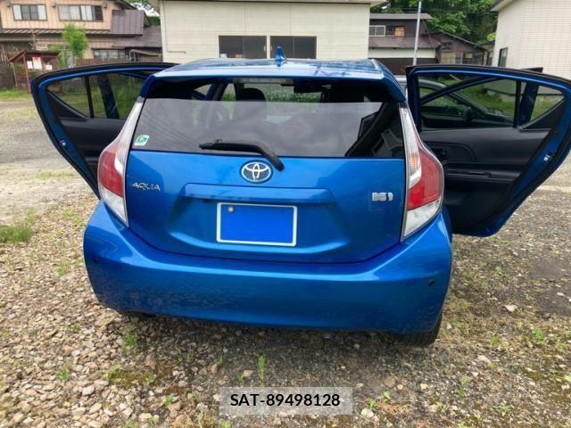 Toyota AQUA 2015-02 7356813-1