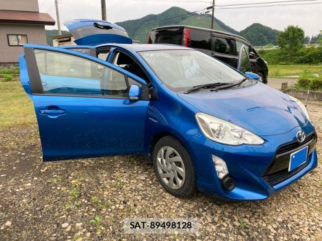 Toyota AQUA 2015-02 7356813-3