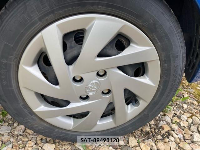 Toyota AQUA 2015-02 7356813-6