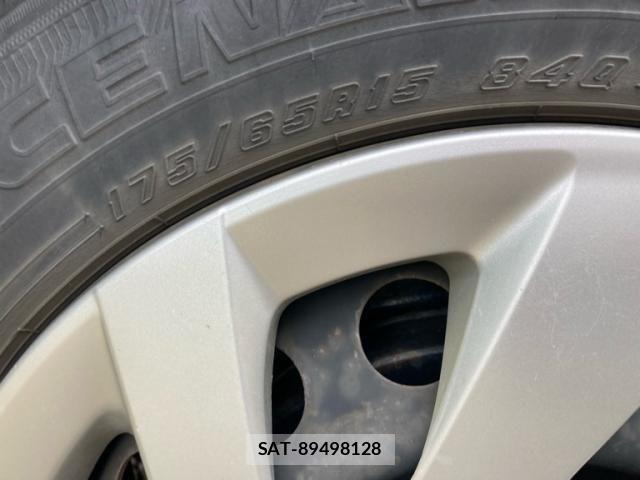Toyota AQUA 2015-02 7356813-7