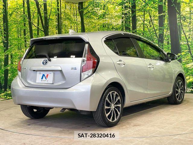 Toyota AQUA 2017-03 7356787-16