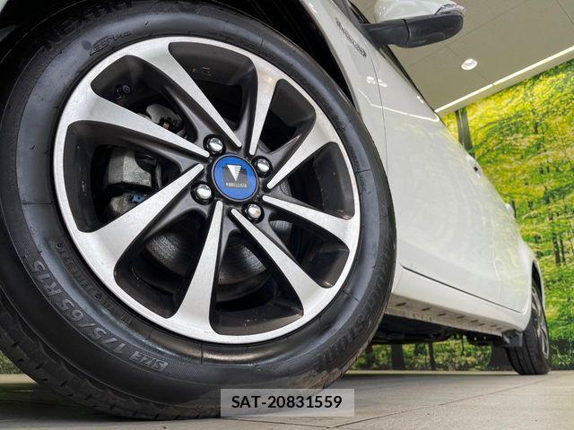 Toyota AQUA 2014-10 7356794-12