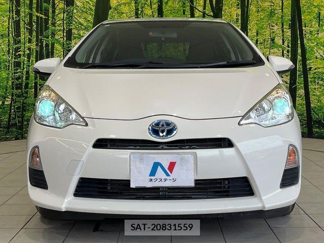 Toyota AQUA 2014-10 7356794-13