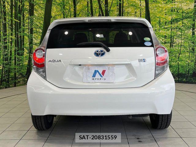 Toyota AQUA 2014-10 7356794-14