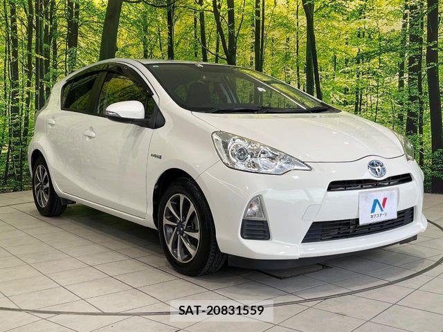 Toyota AQUA 2014-10 7356794-15