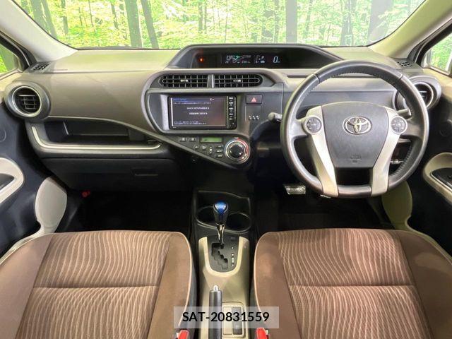Toyota AQUA 2014-10 7356794-1