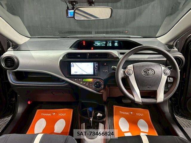 Toyota AQUA 2014-01 7356808-4