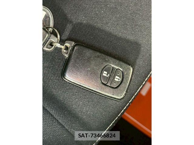 Toyota AQUA 2014-01 7356808-7