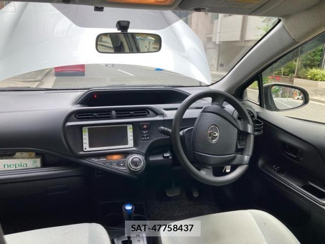 Toyota AQUA 2015-12 7356819-9