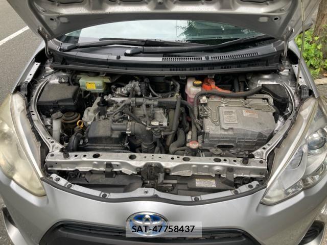 Toyota AQUA 2015-12 7356819-10