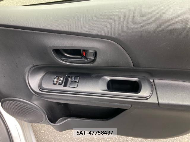 Toyota AQUA 2015-12 7356819-11