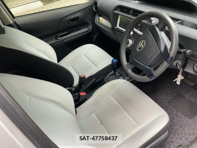Toyota AQUA 2015-12 7356819-12