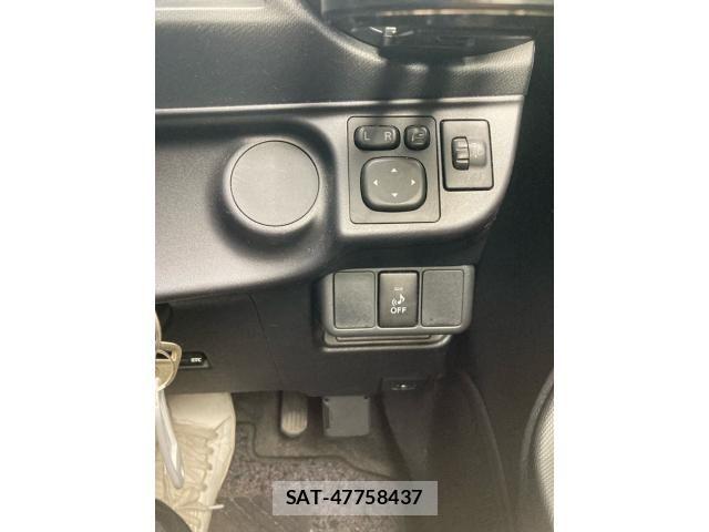 Toyota AQUA 2015-12 7356819-13
