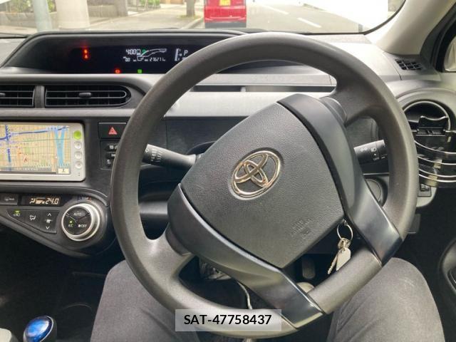 Toyota AQUA 2015-12 7356819-14