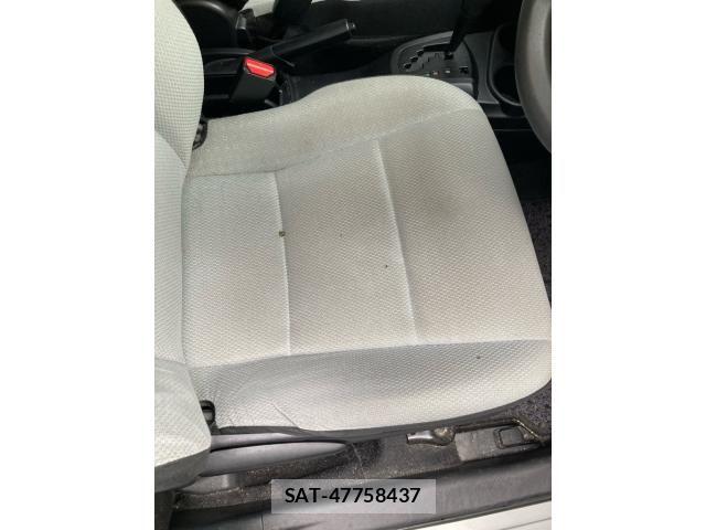 Toyota AQUA 2015-12 7356819-18