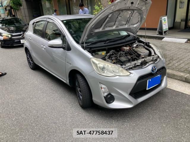 Toyota AQUA 2015-12 7356819-2
