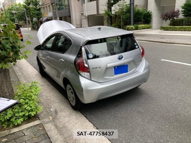 Toyota AQUA 2015-12 7356819-3