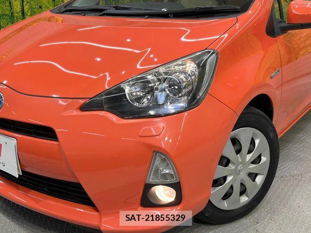 Toyota AQUA 2014-06 7356801-9