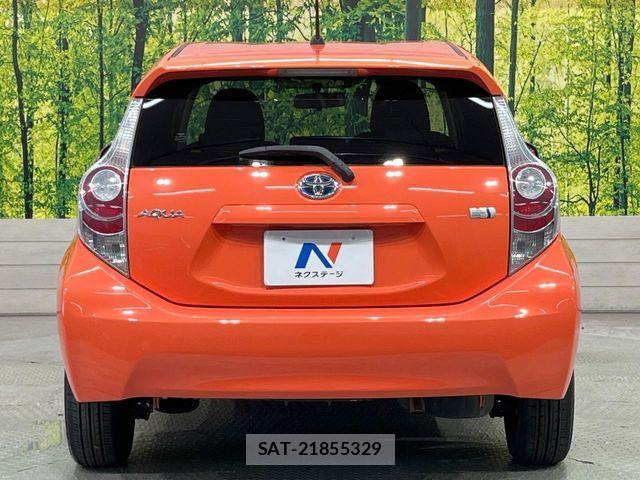 Toyota AQUA 2014-06 7356801-13