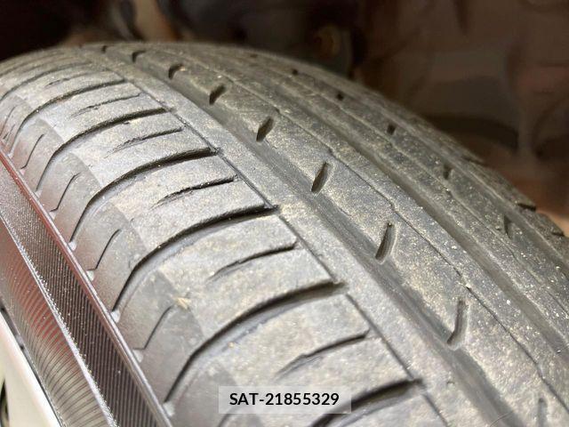 Toyota AQUA 2014-06 7356801-19