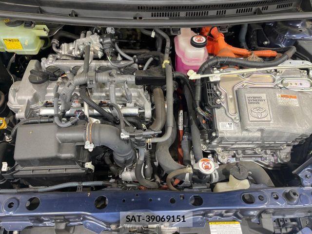 Toyota AQUA 2017-06 7356783-17
