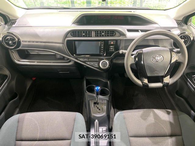 Toyota AQUA 2017-06 7356783-1