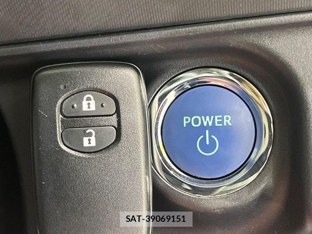 Toyota AQUA 2017-06 7356783-4