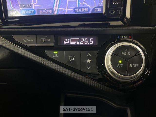Toyota AQUA 2017-06 7356783-6