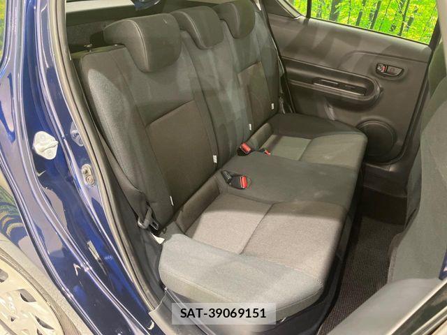Toyota AQUA 2017-06 7356783-8