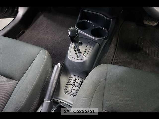 Toyota AQUA 2019-04 7356793-11