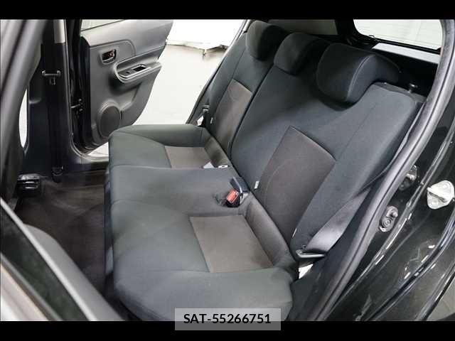 Toyota AQUA 2019-04 7356793-17