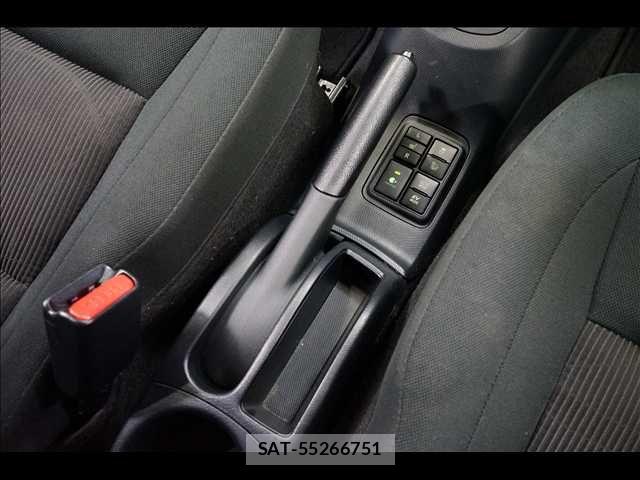 Toyota AQUA 2019-04 7356793-7