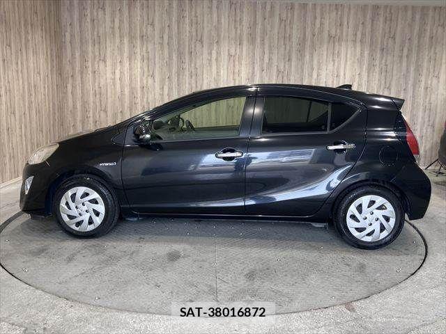 Toyota AQUA 2016-11 7356799-16