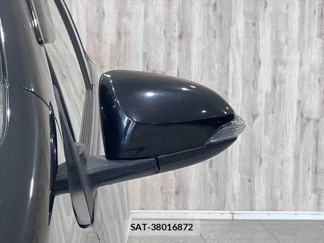 Toyota AQUA 2016-11 7356799-17